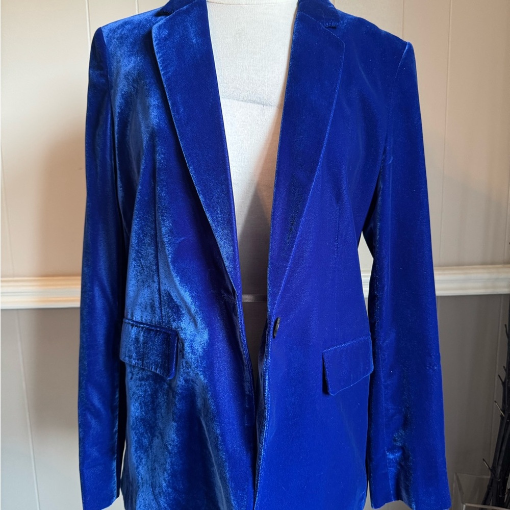 Zara Blue Velvet Blazer with Tailored Fit